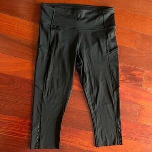 Black  Lululemon cropped leggings